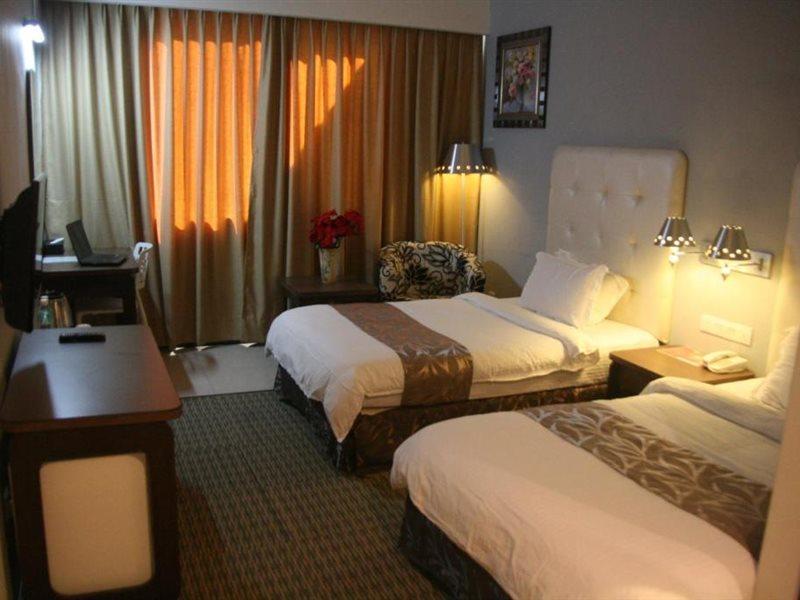 Ritz Garden Hotel Manjung Lumut Extérieur photo